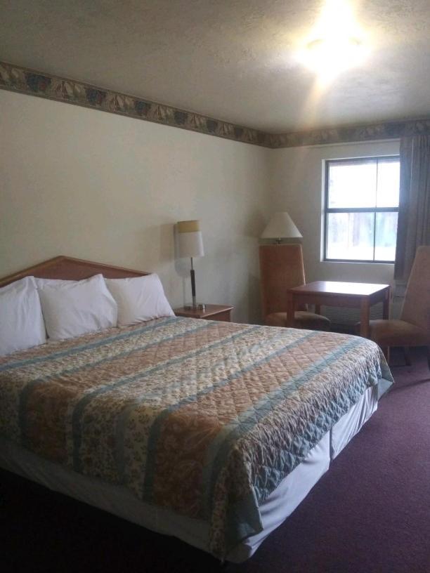 Whispering Creek Lodging & Rv Resort Newton Exterior foto